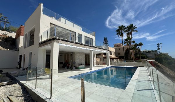 Moderna Villa frente al mar en Campello 04